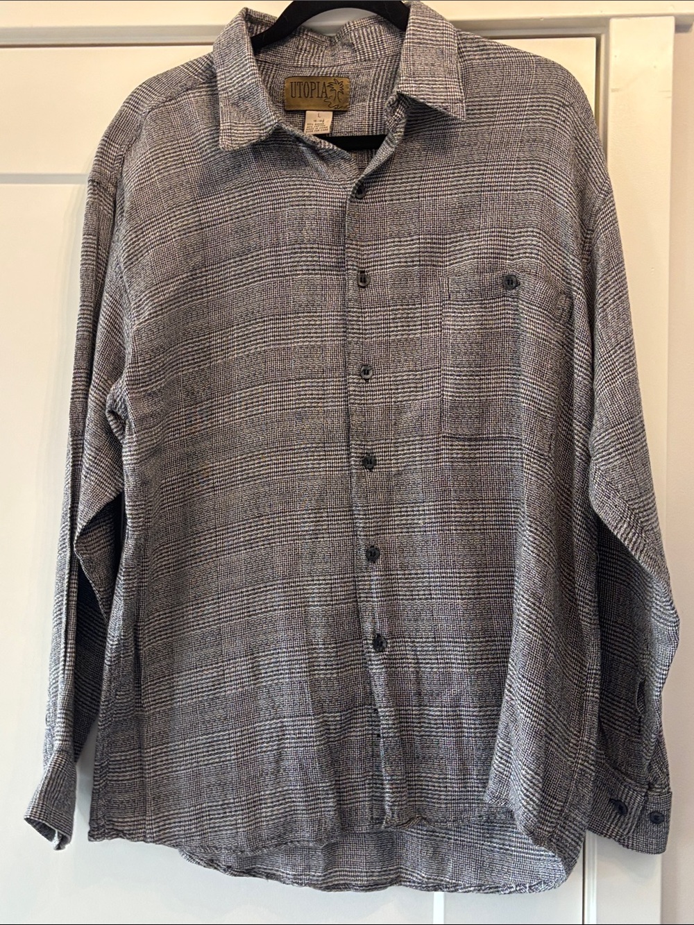 Utopia Men's Gray Plaid Long-Sleeve Button-Down Shirt